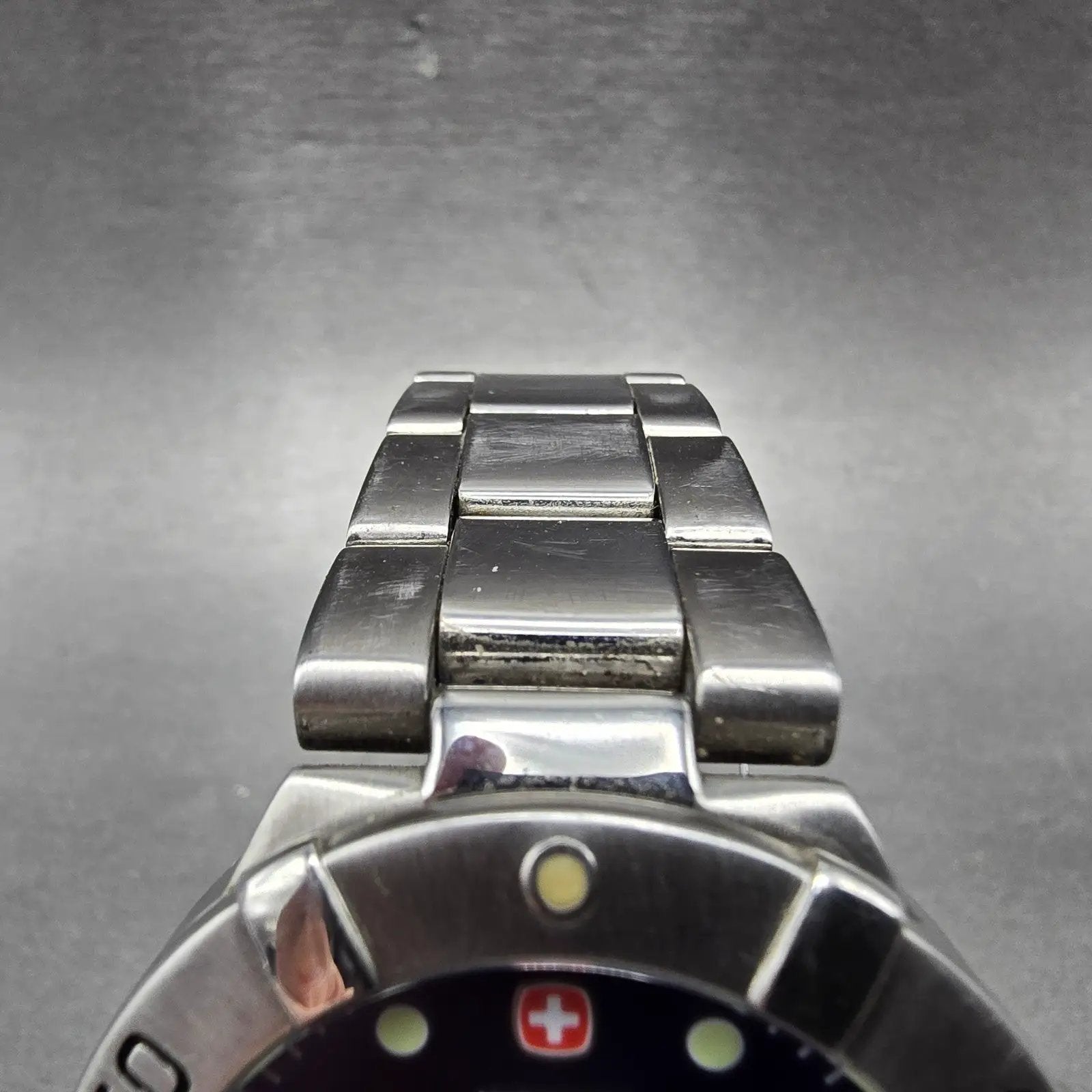 Wenger Swiss Military Dive Watch Men 41mm Blue Dial Silver Tone Date 79178 PARTS5
