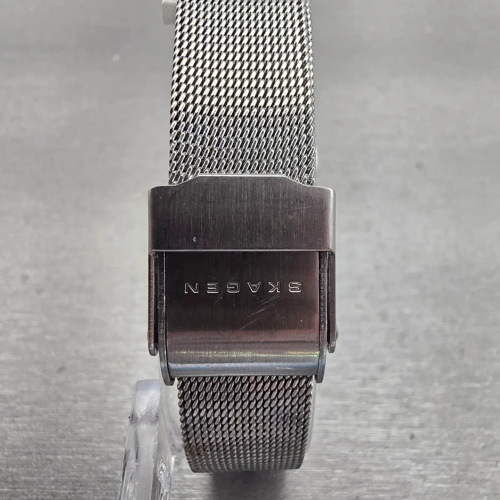 Skagen Denmark Watch Women 26mm Black Dial Silver Tone Round 107SSSBD New Batt G7