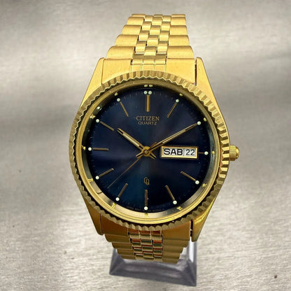 Citizen CQ Watch Men 35mm Blue Dial Gold Tone Daydate Round 1102-R12543 New Batt0