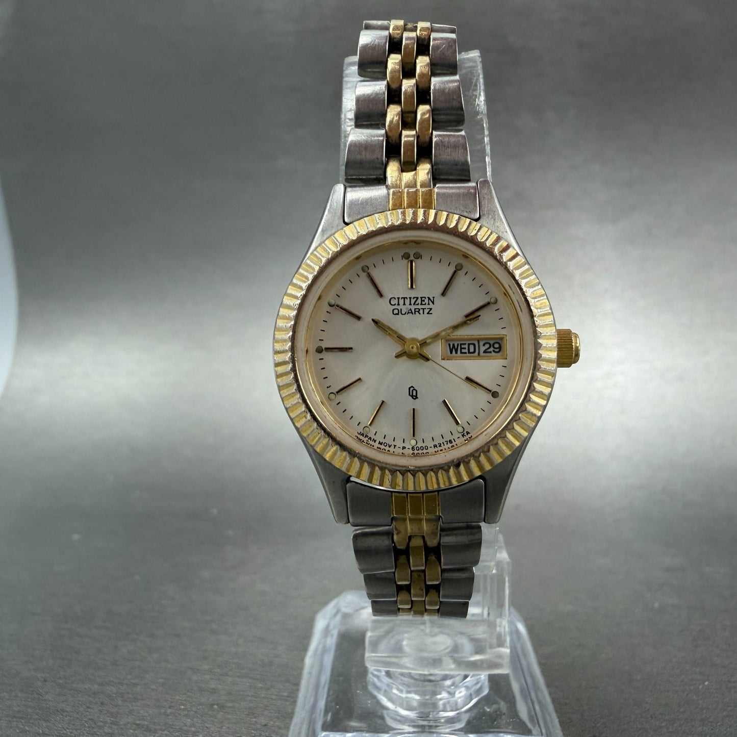 Citizen CQ Watch Women 25mm Silver Dial Two Tone Daydate 6000-R00413 New Batt AB5