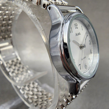 Seiko Alba Watch Women 23mm Silver Dial Silver Tone V8110780 New Battery3