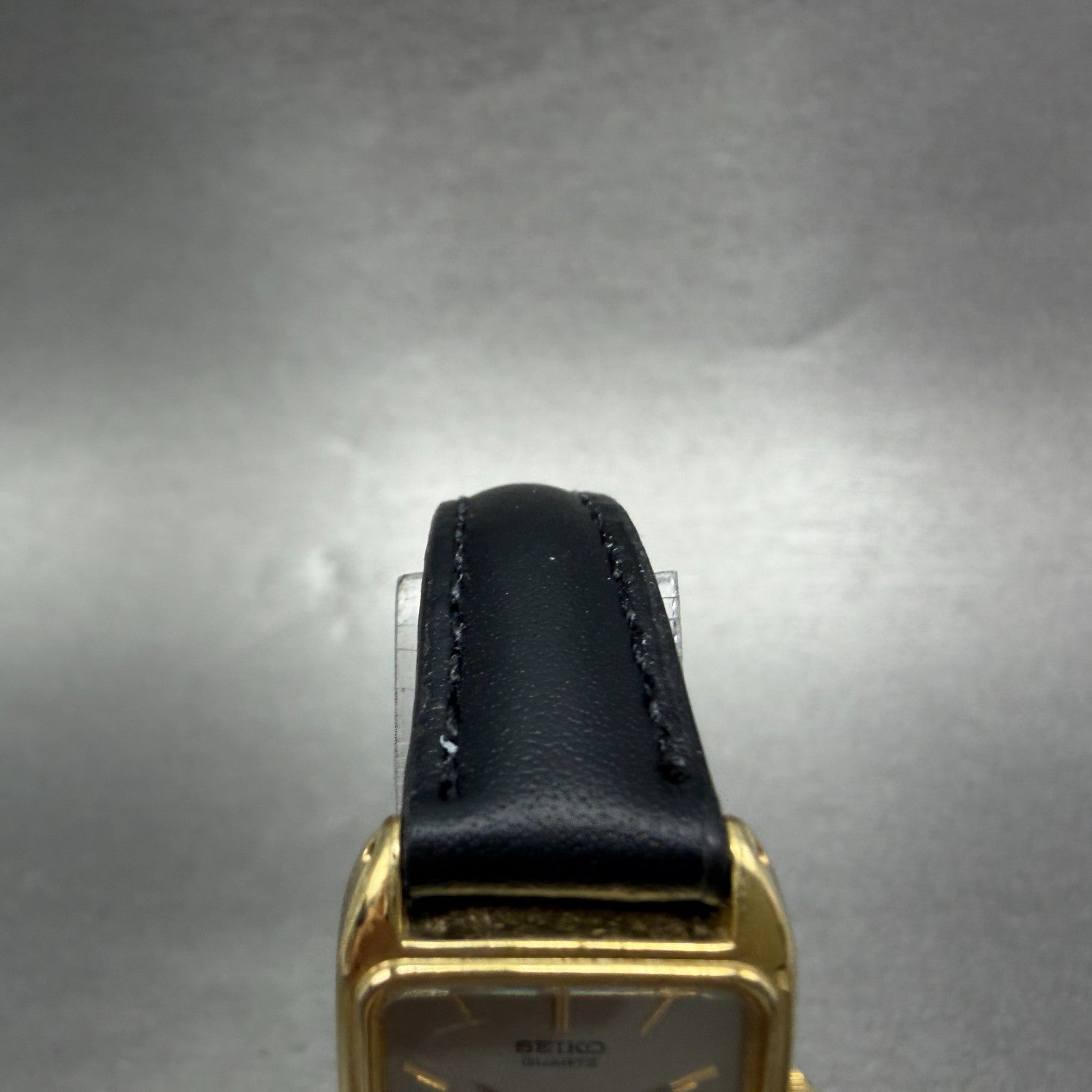Seiko Tank Watch Women 19mm Gray Dial Gold Tone Rectangle 2P20-5E00 New Battery4