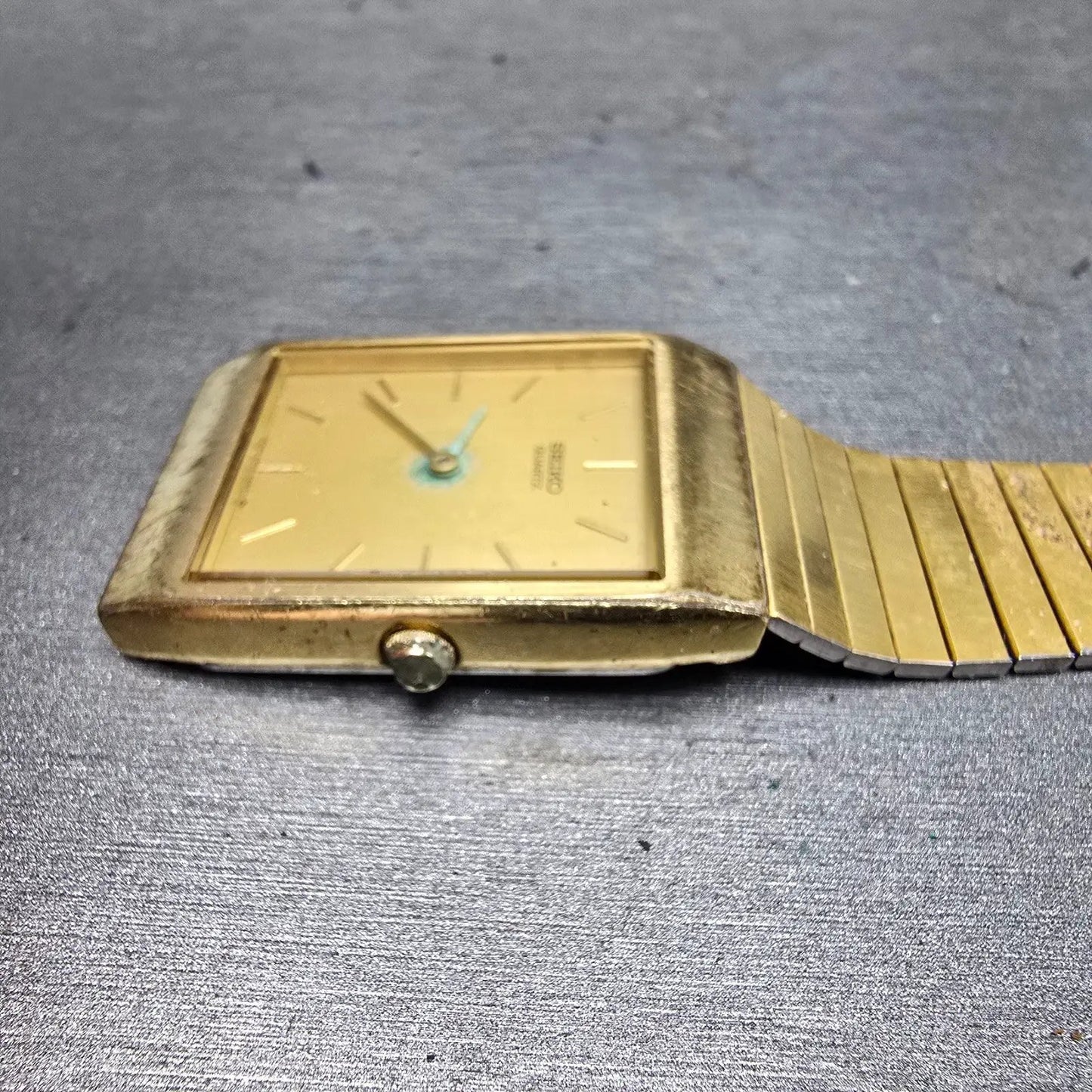 Seiko Tank Watch Men 25mm Champagne Dial Gold Tone Rectangle 6530-5420 PARTS VTG4