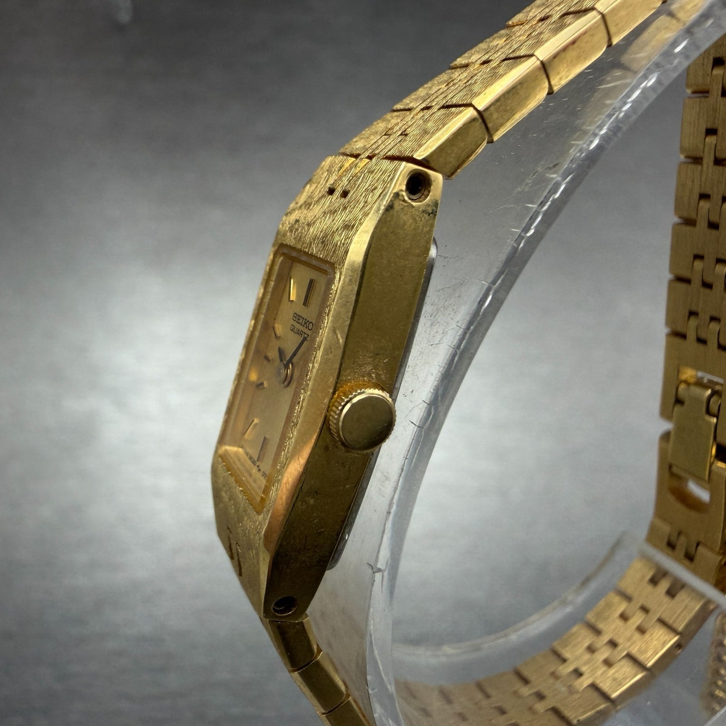 Seiko Tank Watch Women 12mm Champagne Dial Gold Tone 2E20-5559 New Battery2