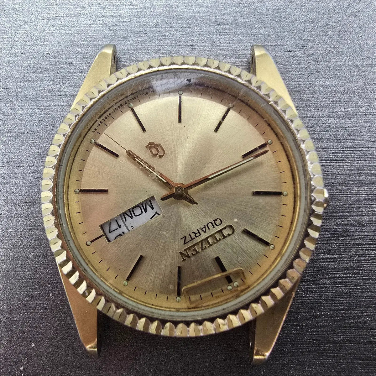 Citizen CQ Watch Men 35mm Champagne Dial Gold Daydate 3801-289471 PARTS2
