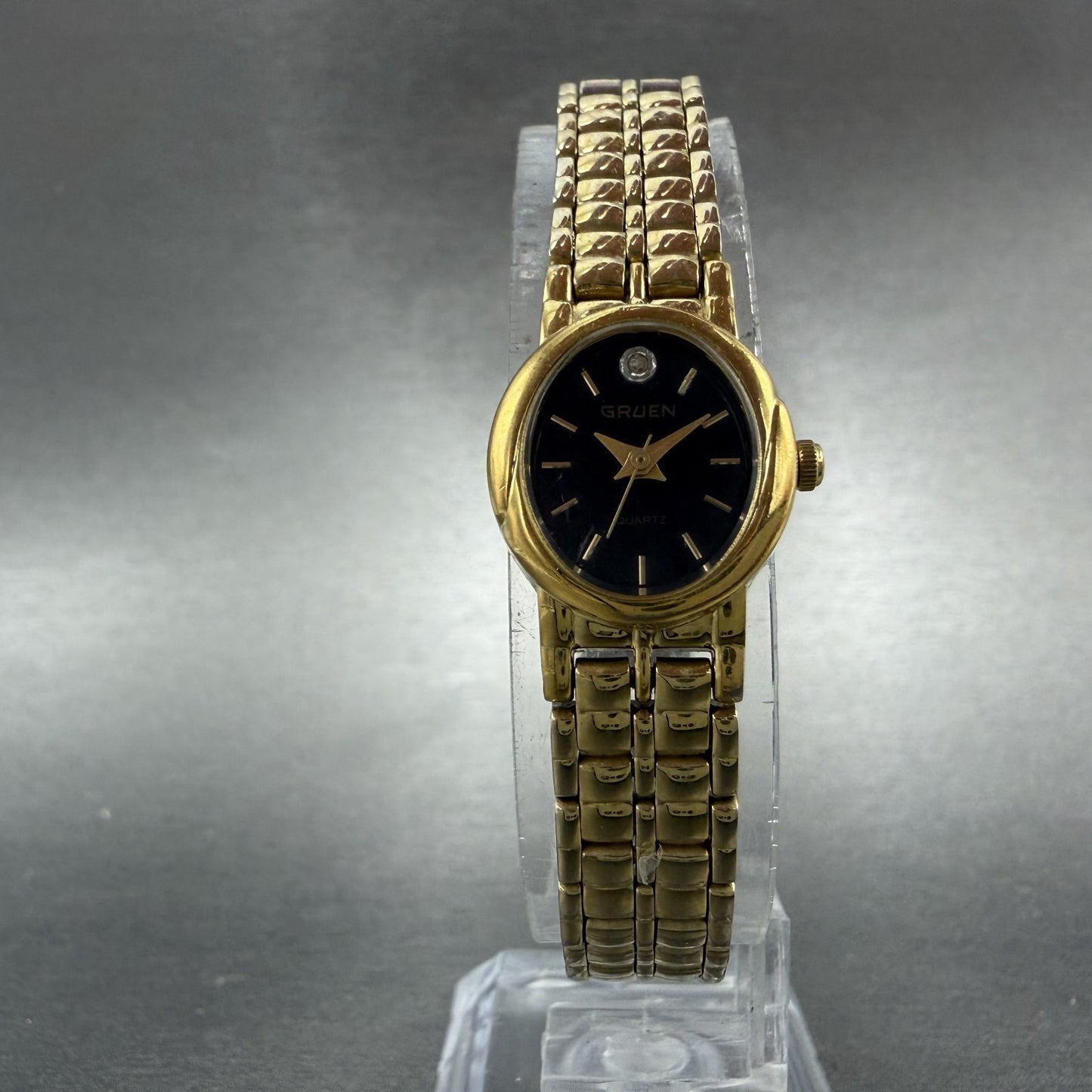 Gruen Watch Women 16mm Black Dial Gold Tone Oval new Battery Vintage5