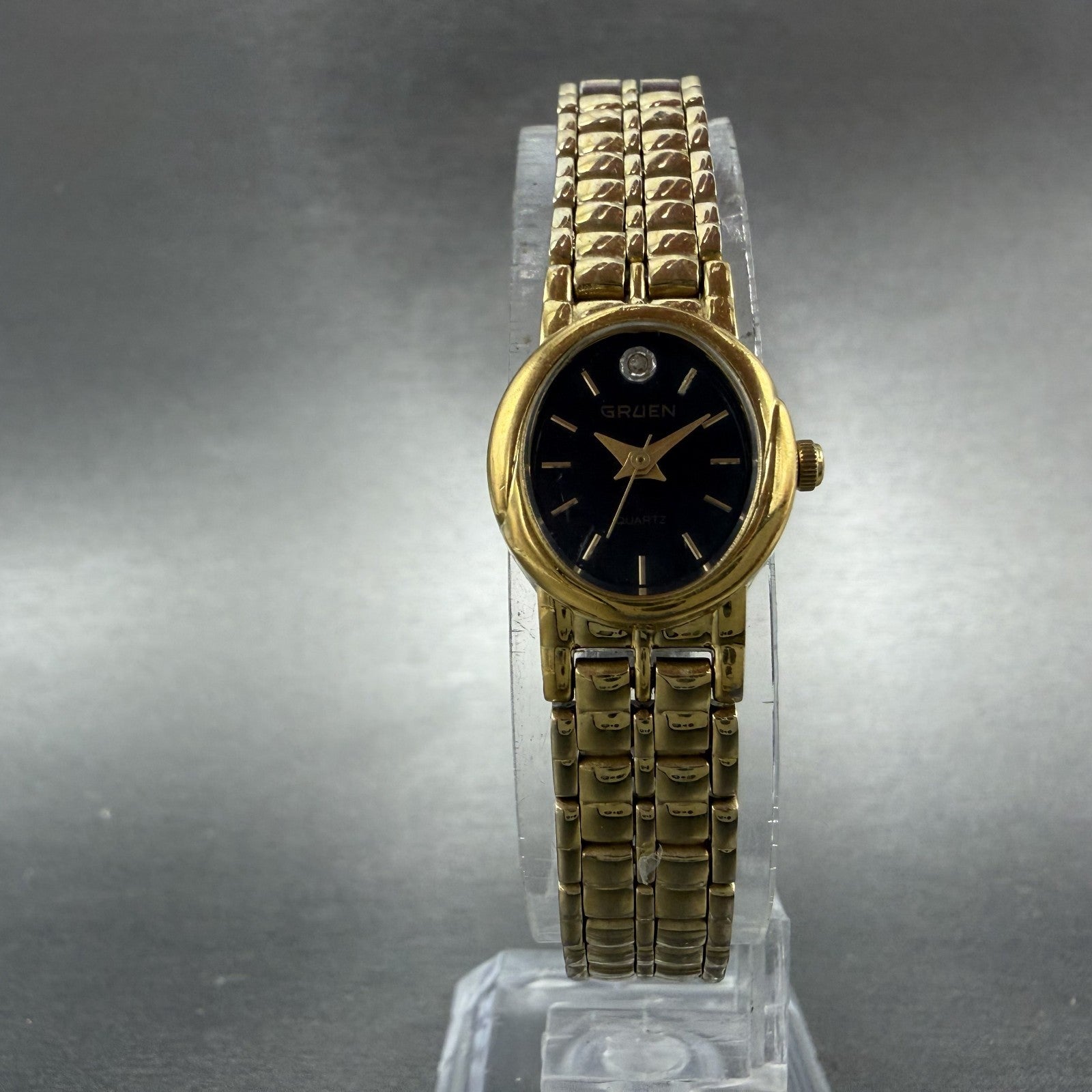 Gruen Watch Women 16mm Black Dial Gold Tone Oval new Battery Vintage5