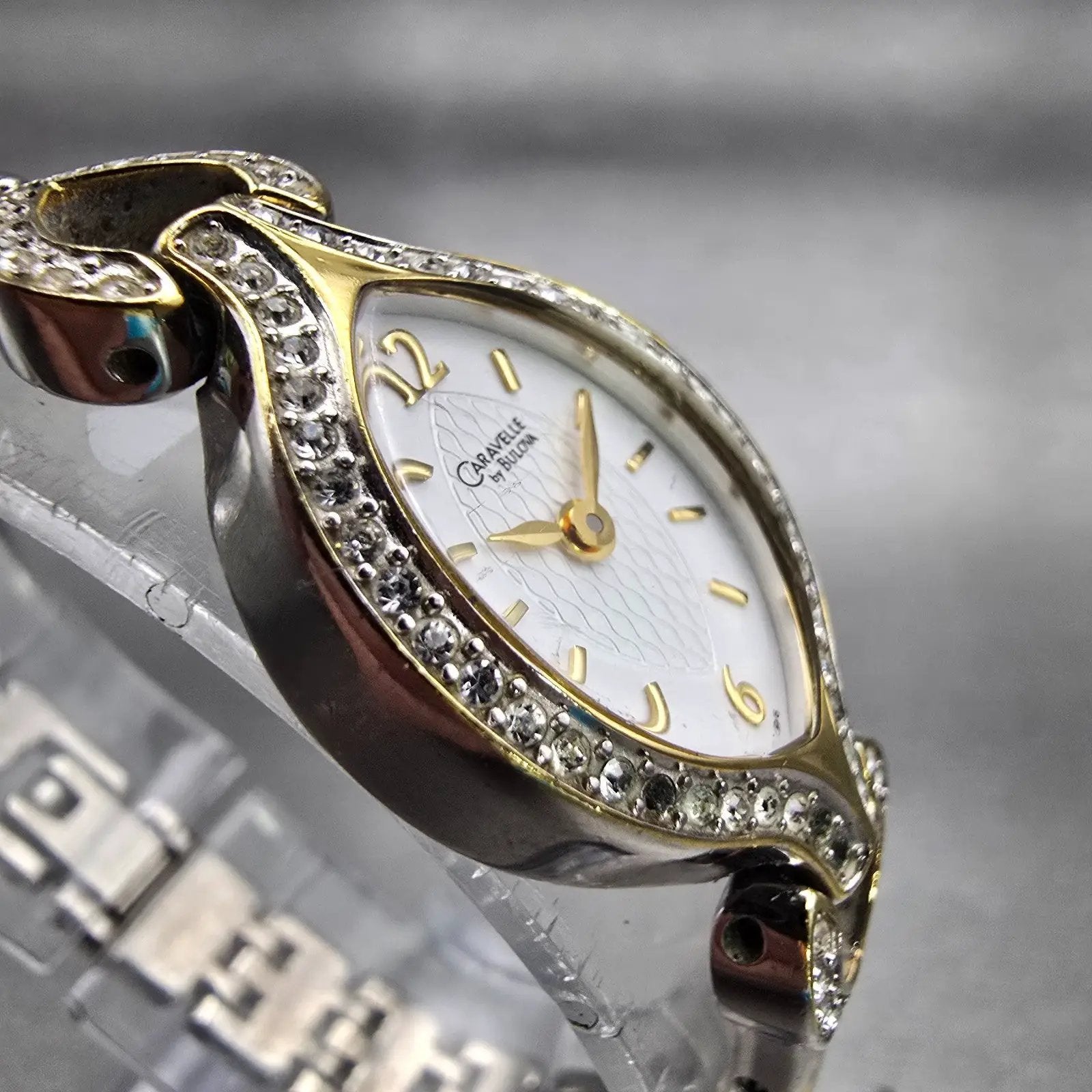 Bulova Caravelle Watch Women 18mm White Dial Silver Tone Gemmed 45L96 New Batt3