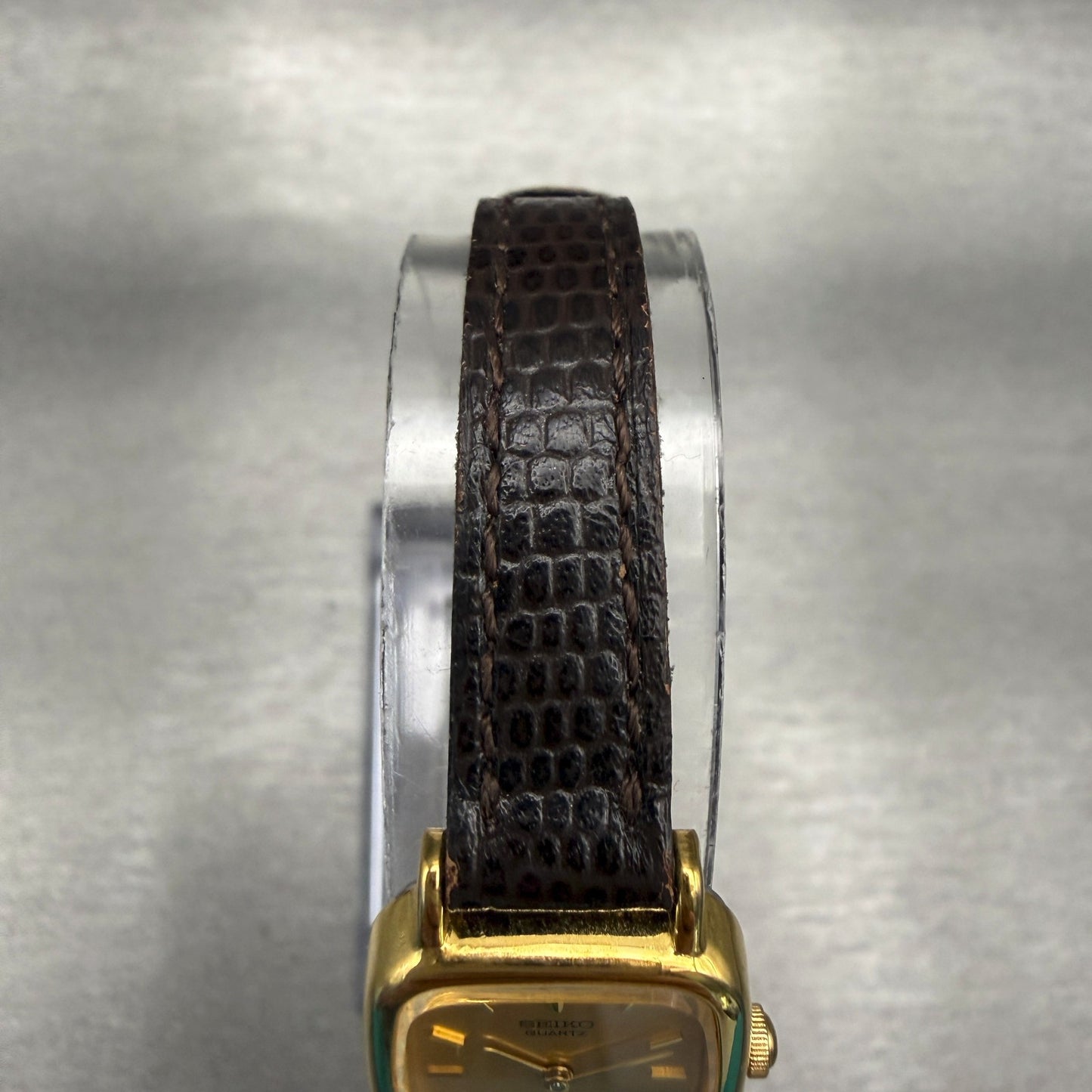 Seiko Watch Women 17mm Gold Dial Gold Tone Rectangle 2Y00-5A00 New Battery4