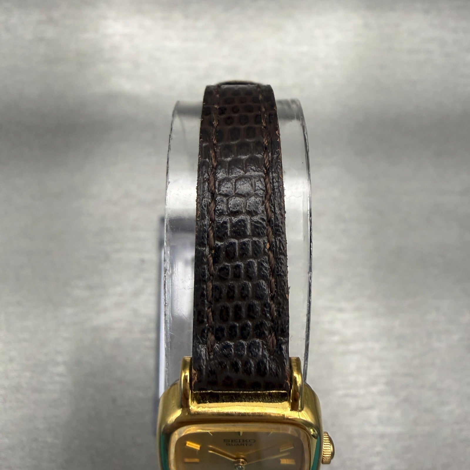 Seiko Watch Women 17mm Gold Dial Gold Tone Rectangle 2Y00-5A00 New Battery4