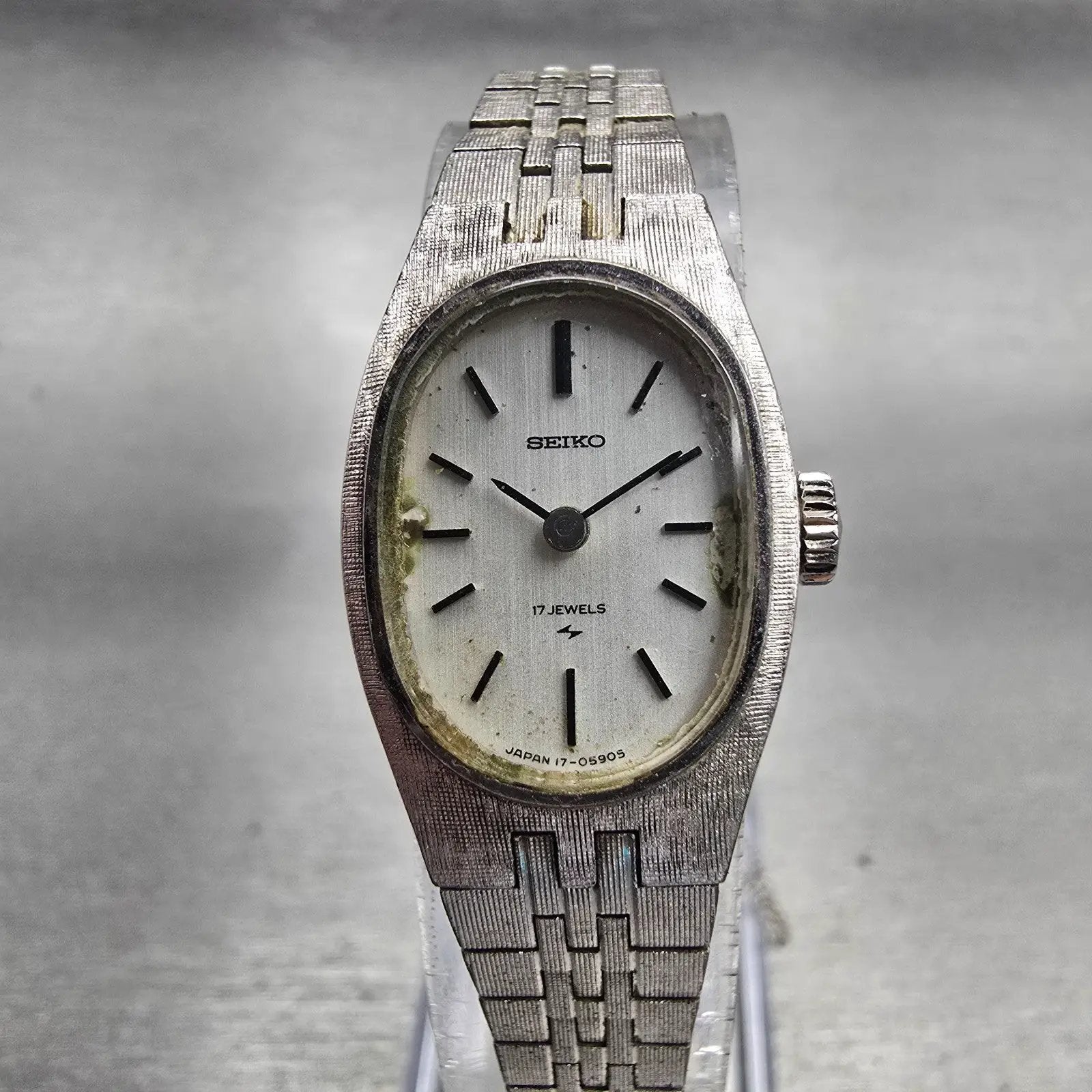 Seiko Watch Women 17mm Silver Dial Silver Tone Oval 17-7100 Vintage Works0