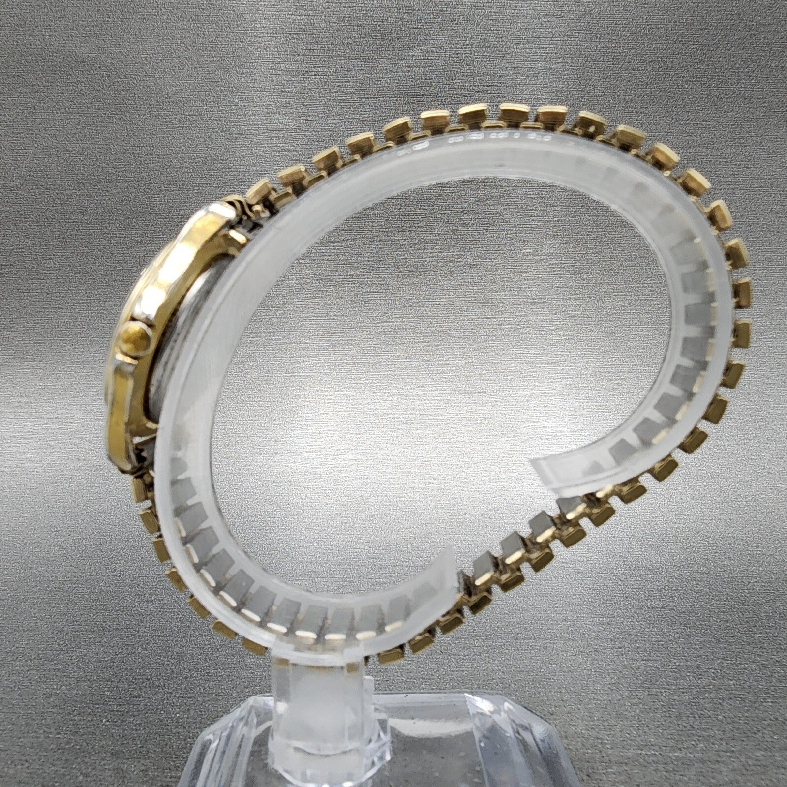Citizen Watch Women White 27mm Dial Gold Tone Date Round 6010S37668 New Battery6