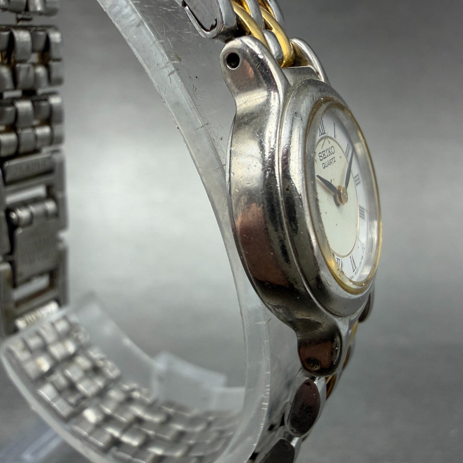 Seiko Watch Women 19mm White Dial Two Tone Round Vintage 1N00-0C59 New Battery3