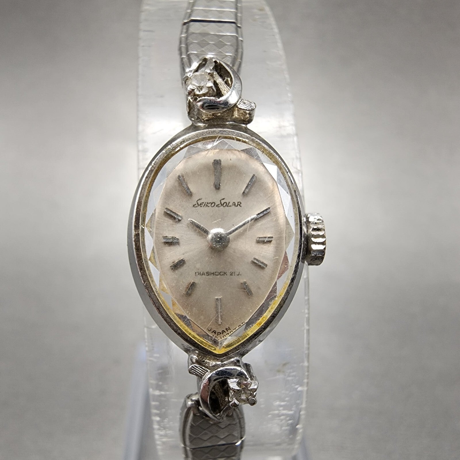 Seiko Solar Watch Women 13mm Silver Dial Silver Tone Manual 107980 Runs0