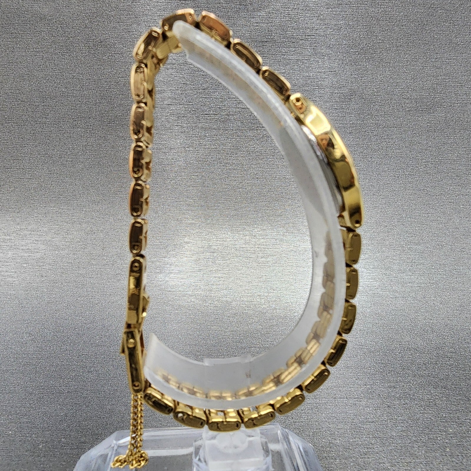 Seiko Watch Women 18mm Silver Dial Gold Tone Oval 2p206230 New Battery8