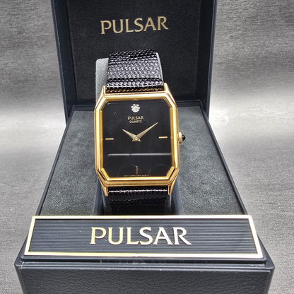 Seiko Pulsar Watch Men 26mm Black Dial Gold Tone Rectangle V500-5C40 NewBatt NOS0