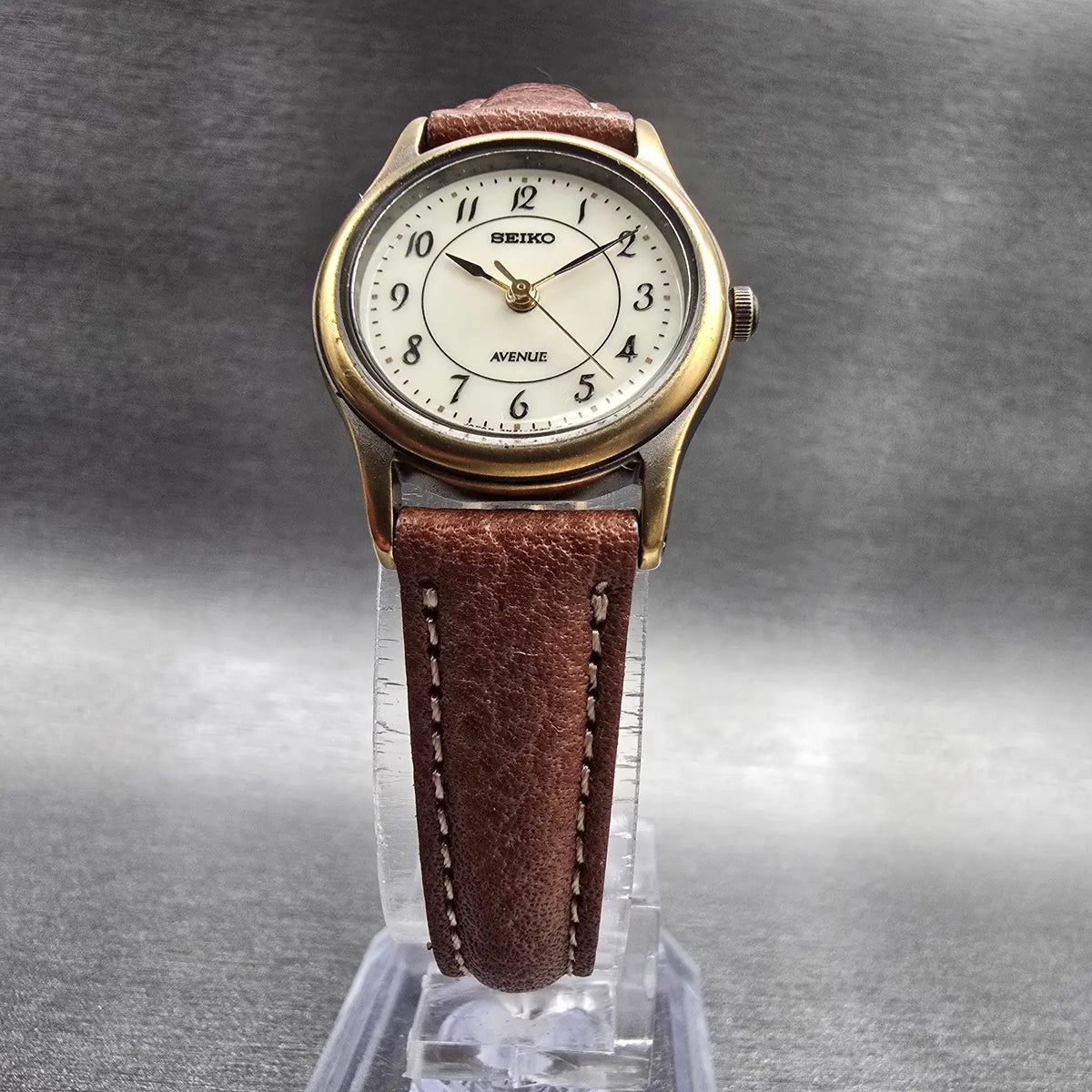 Seiko Avenue Watch Women 23mm Ivory Dial Gold Tone Round 4N21-0680 New Battery5