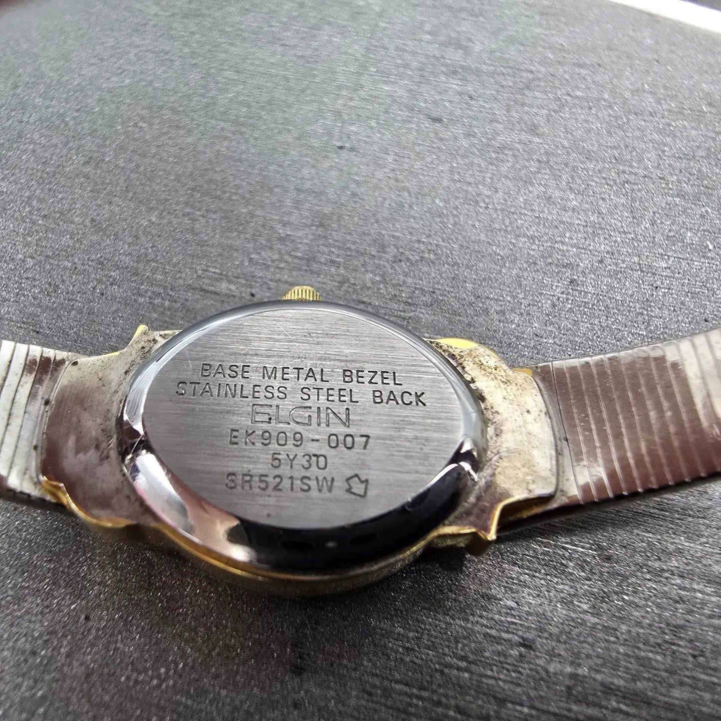 Elgin Watch Women 17mm Silver Dial Two Tone Oval Leafs EK909-007 New Battery10