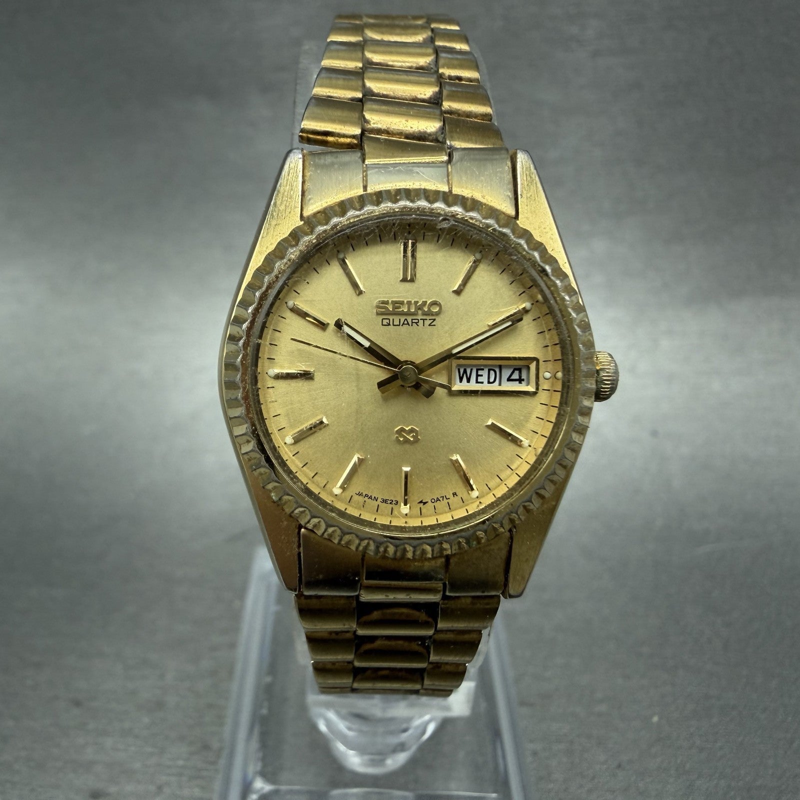 Seiko SQ Watch Women 24mm Gold Dial Gold Tone Daydate Round 3E230A60 NewBatt A0