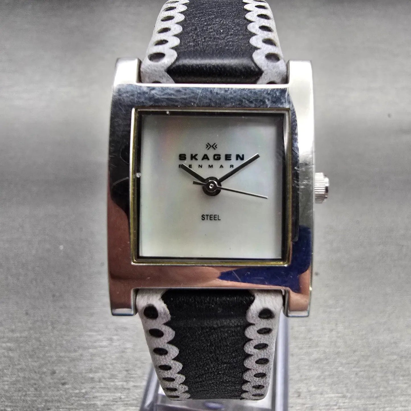 Skagen Watch Women 22mm MOP Dial Silver Tone Rectangle N228SSLBW New Battery0