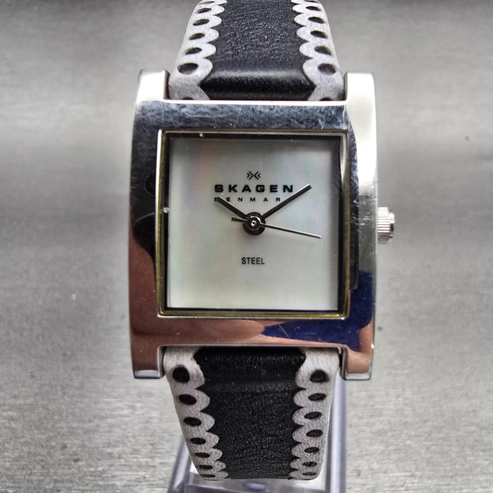 Skagen Watch Women 22mm MOP Dial Silver Tone Rectangle N228SSLBW New Battery0