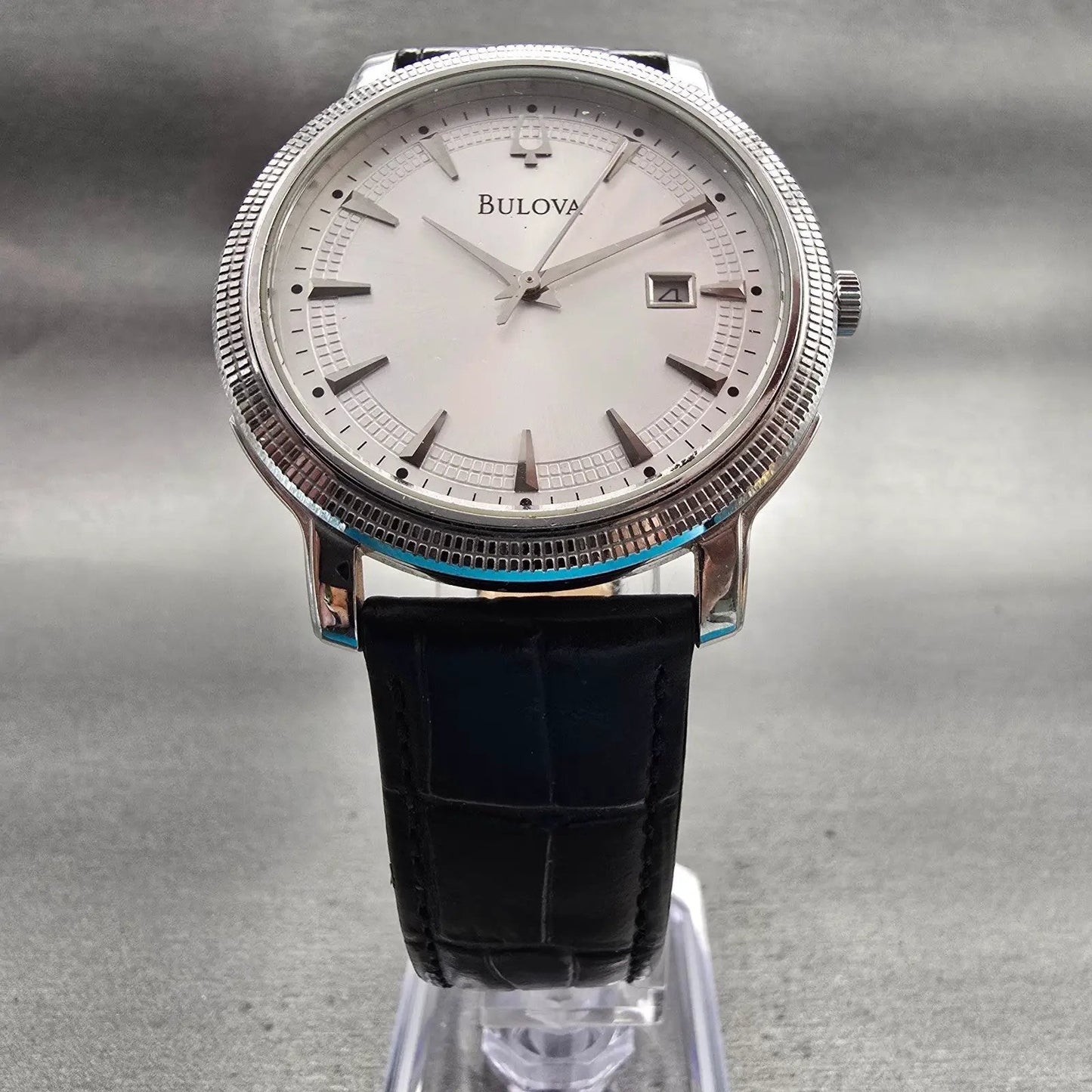 Bulova Watch Men 40mm Silver Dial Silver Tone Date Round 96B120 New Battery5