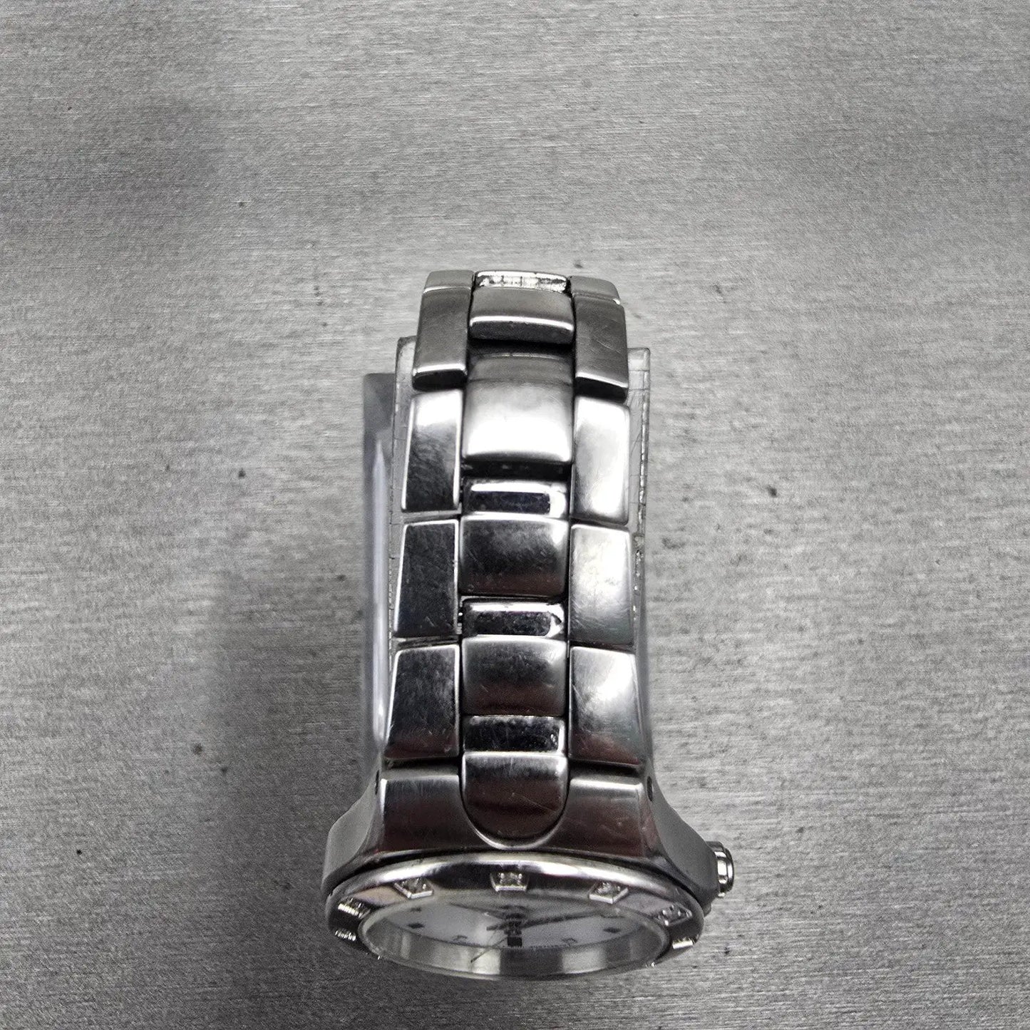 Citizen Eco-Drive Watch Women 25mm White Dial Silver Tone Date E011-S033705 Runs4