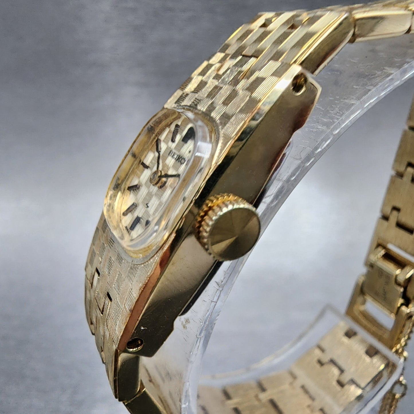 Seiko Watch Women 16mm Gold Dial Gold Tone Manual Rectangle 113399 Runs2