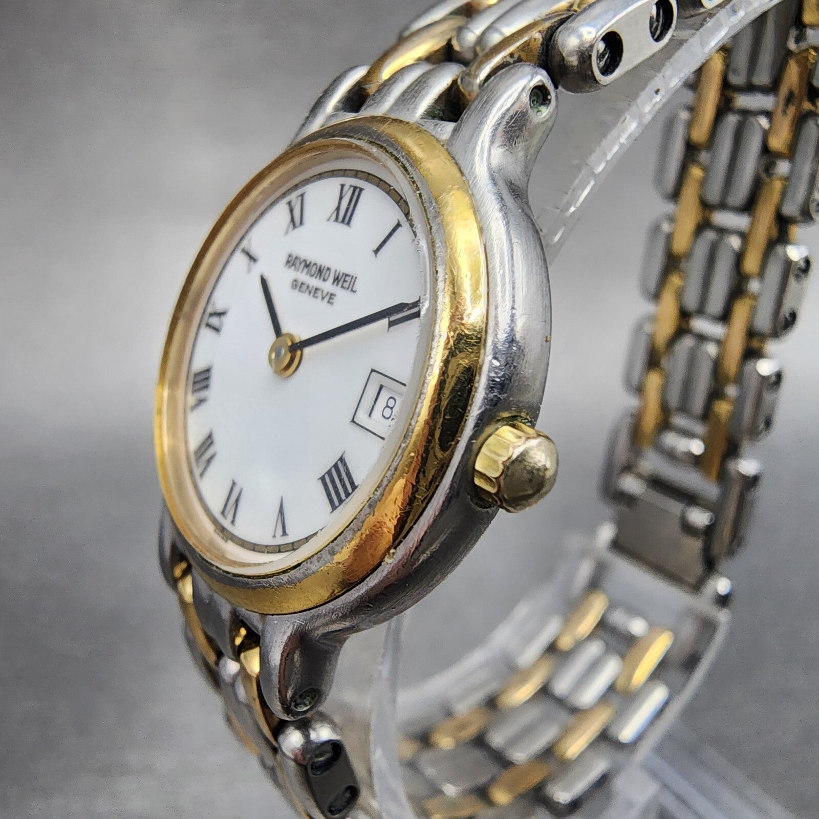 Raymond Weil Watch Women 24mm White Dial Two Tone Date Round 9947 New Battery2
