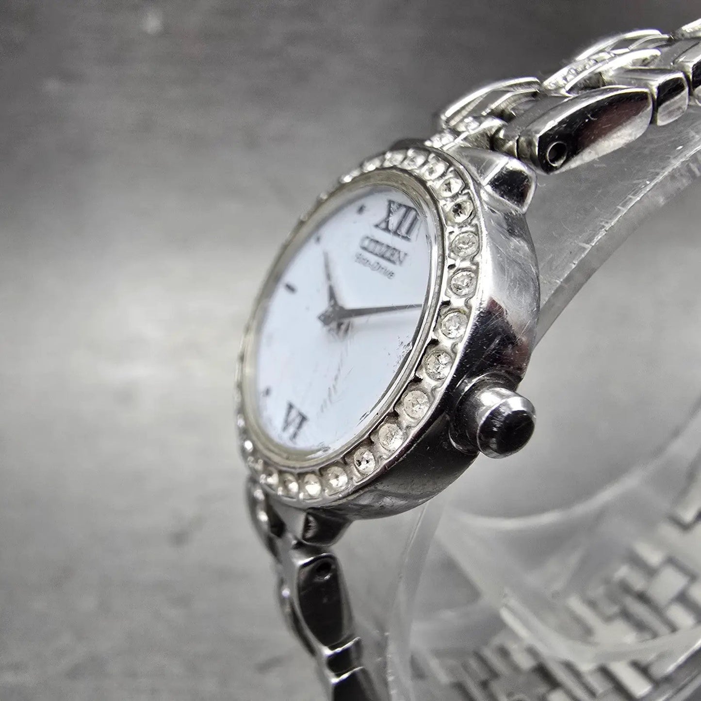 Citizen Watch Women 21mm White Dial Silver Tone Round B023-S028698 Runs Crystals3