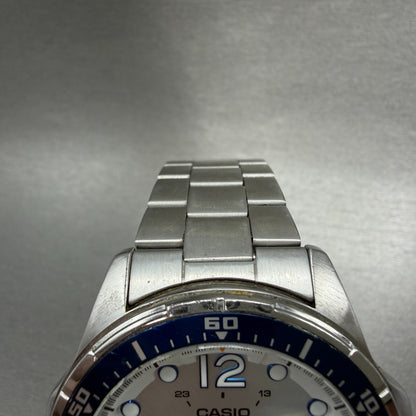 Casio Watch Men 44mm Silver Dial Silver Tone Daydate MTD-100 New Batt Blue Bezel4
