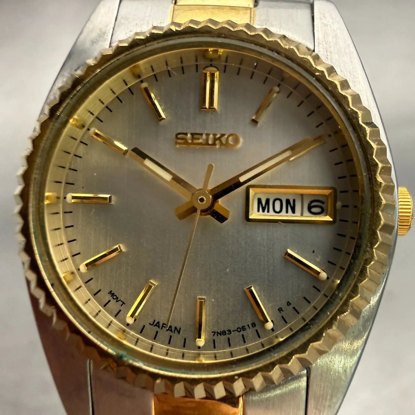 Seiko Watch Women 24mm Silver Dial Two Tone Daydate Round 7N83-0041 New Batt1