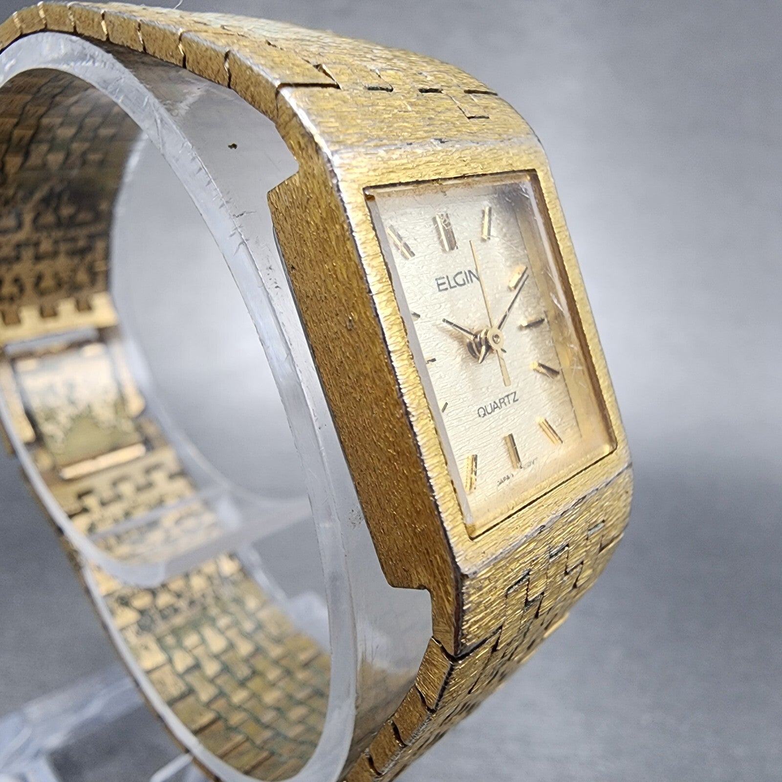 Elgin Tank Watch Women 16mm Champagne Dial Gold Tone Date Rectangle New Battery4
