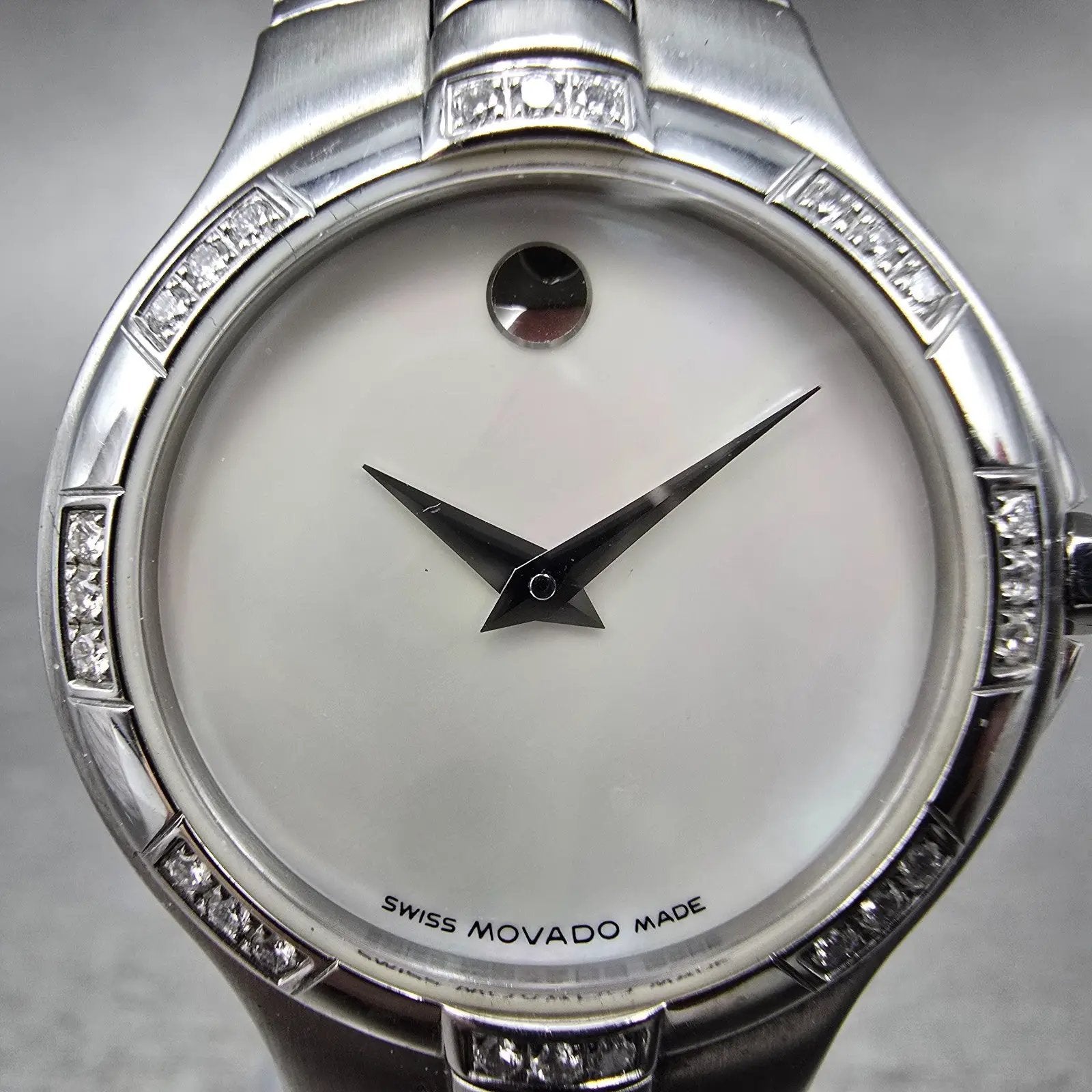 Movado Museum Watch Women 27mm MOP Dial Steel Diamond Bezel 0606098 New batt1