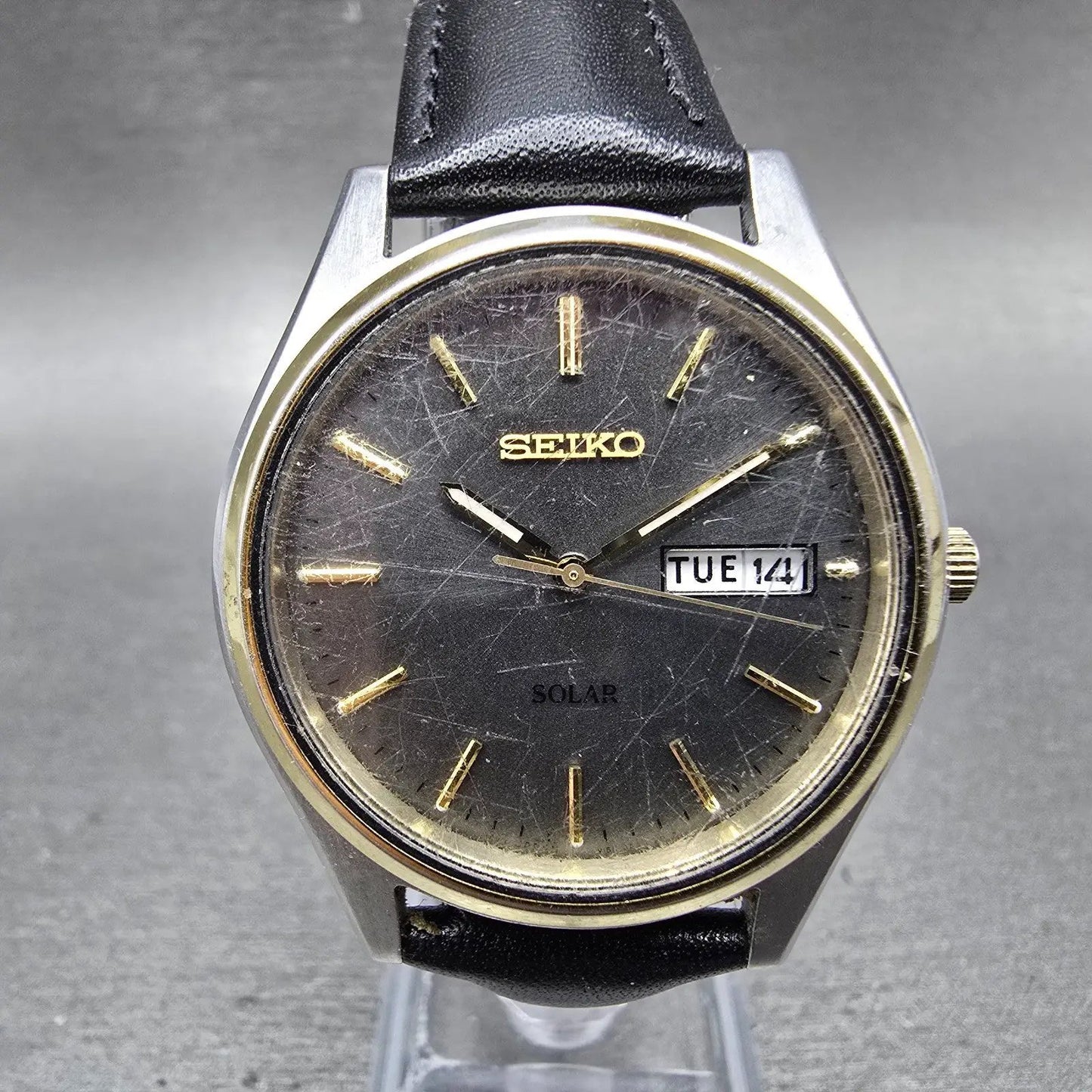 Seiko Solar Watch Men 37mm Gray Dial Two Tone Daydate Round V158-0AA0 Runs CIKL0