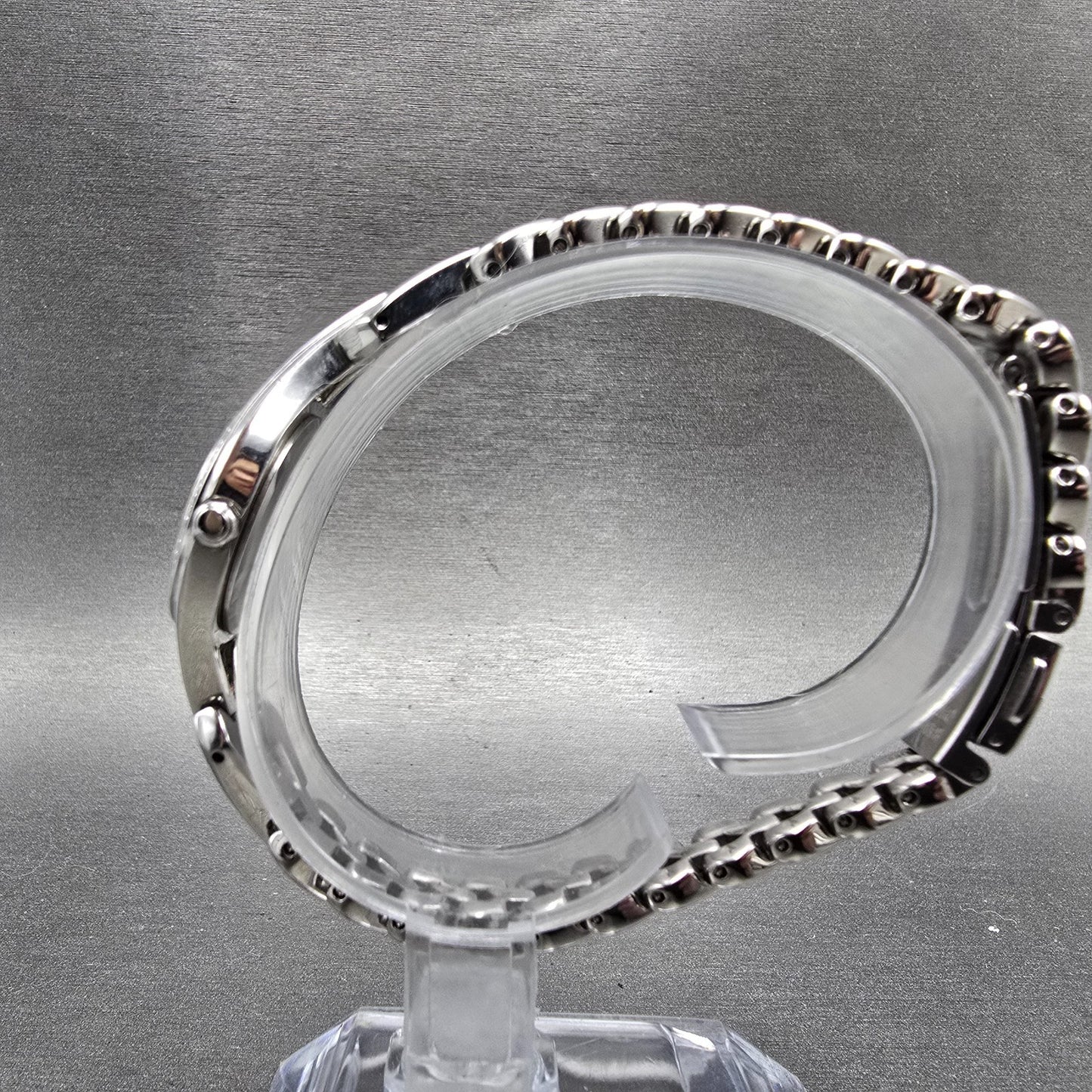 Seiko Solar Watch Women 23mm MOP Dial Silver Tone Round V115-0AP0 Runs Pfizer6