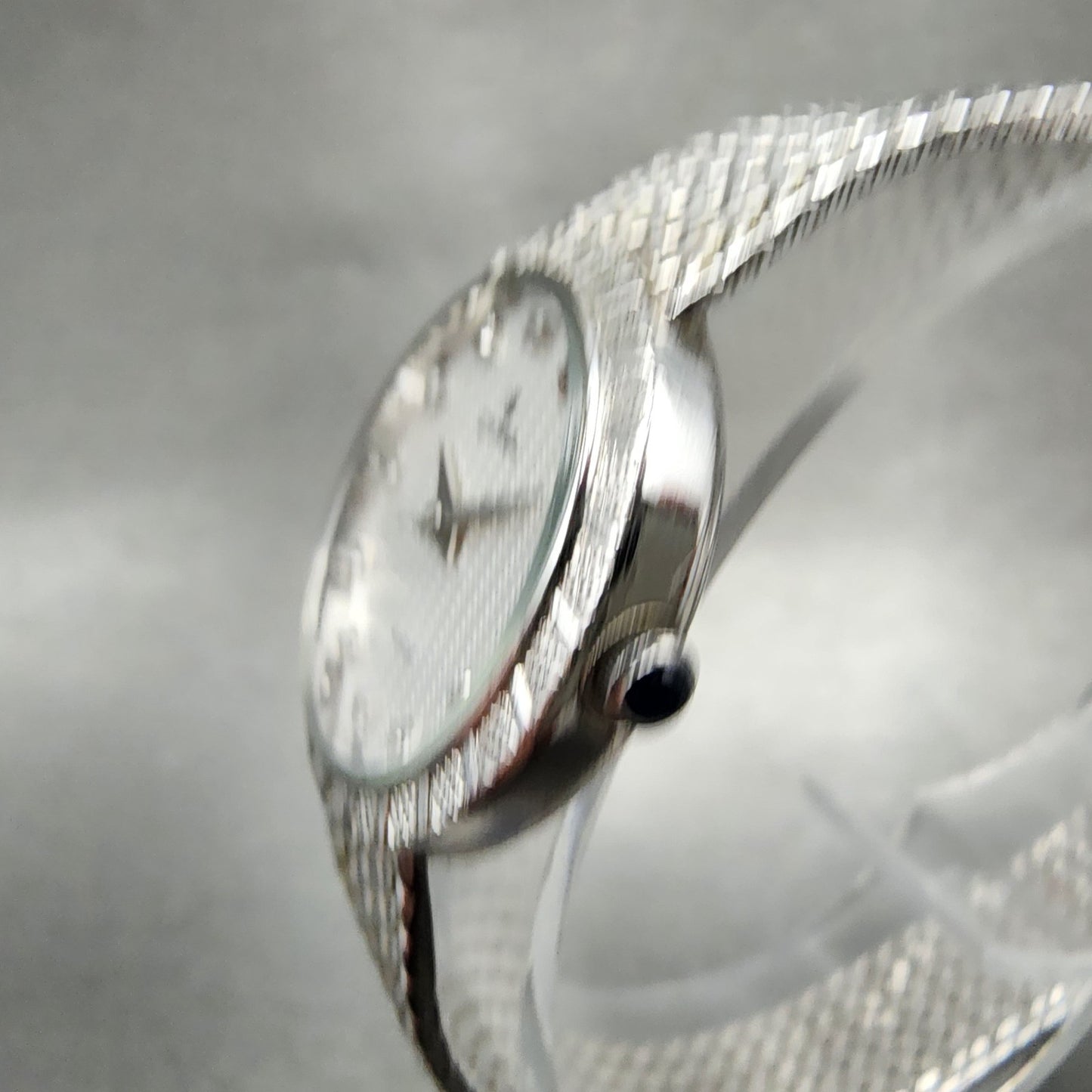 Cyma Watch Women 23mm Silver Dial Silver Tone Round 810 New Battery ABC1232