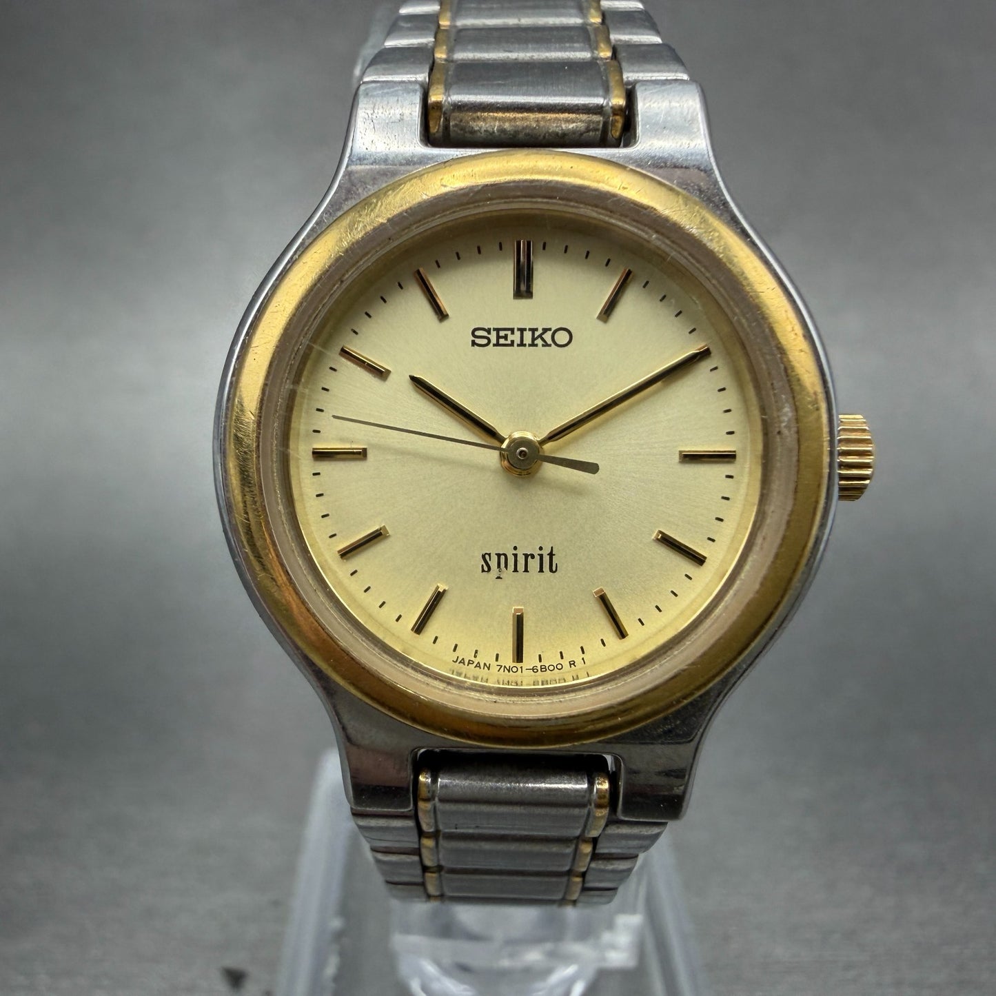 Seiko Spirit Watch Women 25mm Champagne Dial Two Tone Round 7N01-6A80 New Batter0