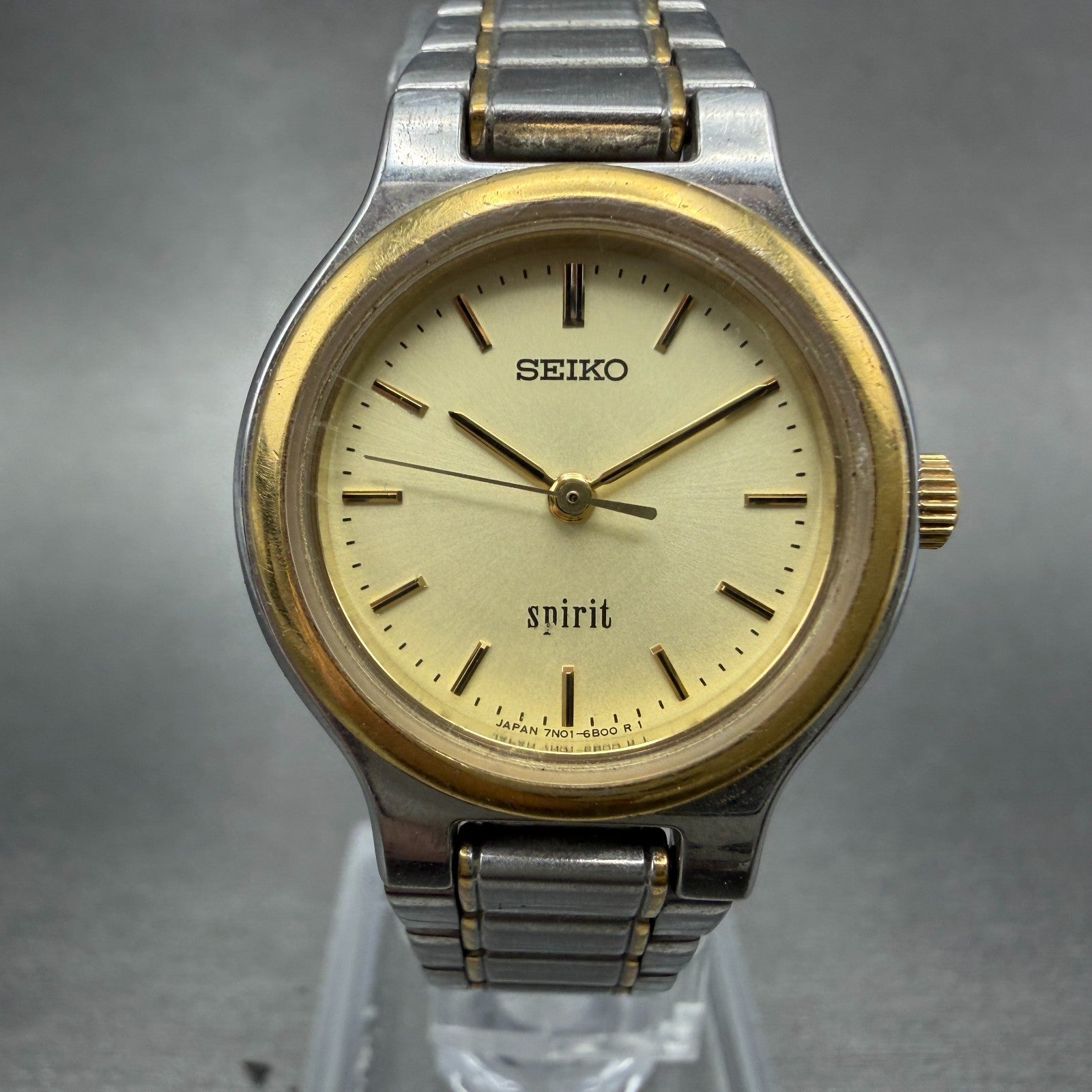 Seiko Spirit Watch Women 25mm Champagne Dial Two Tone Round 7N01-6A80 New Batter0
