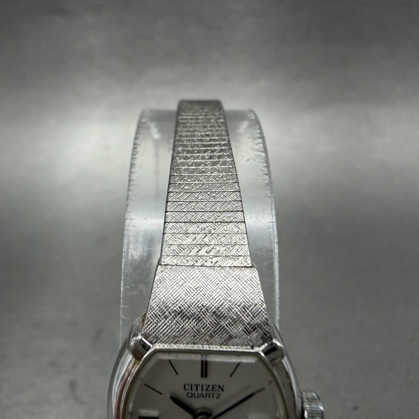Citizen CQ Watch Women 17mm Silver Dial Silver Tone Round New Battery VTG4