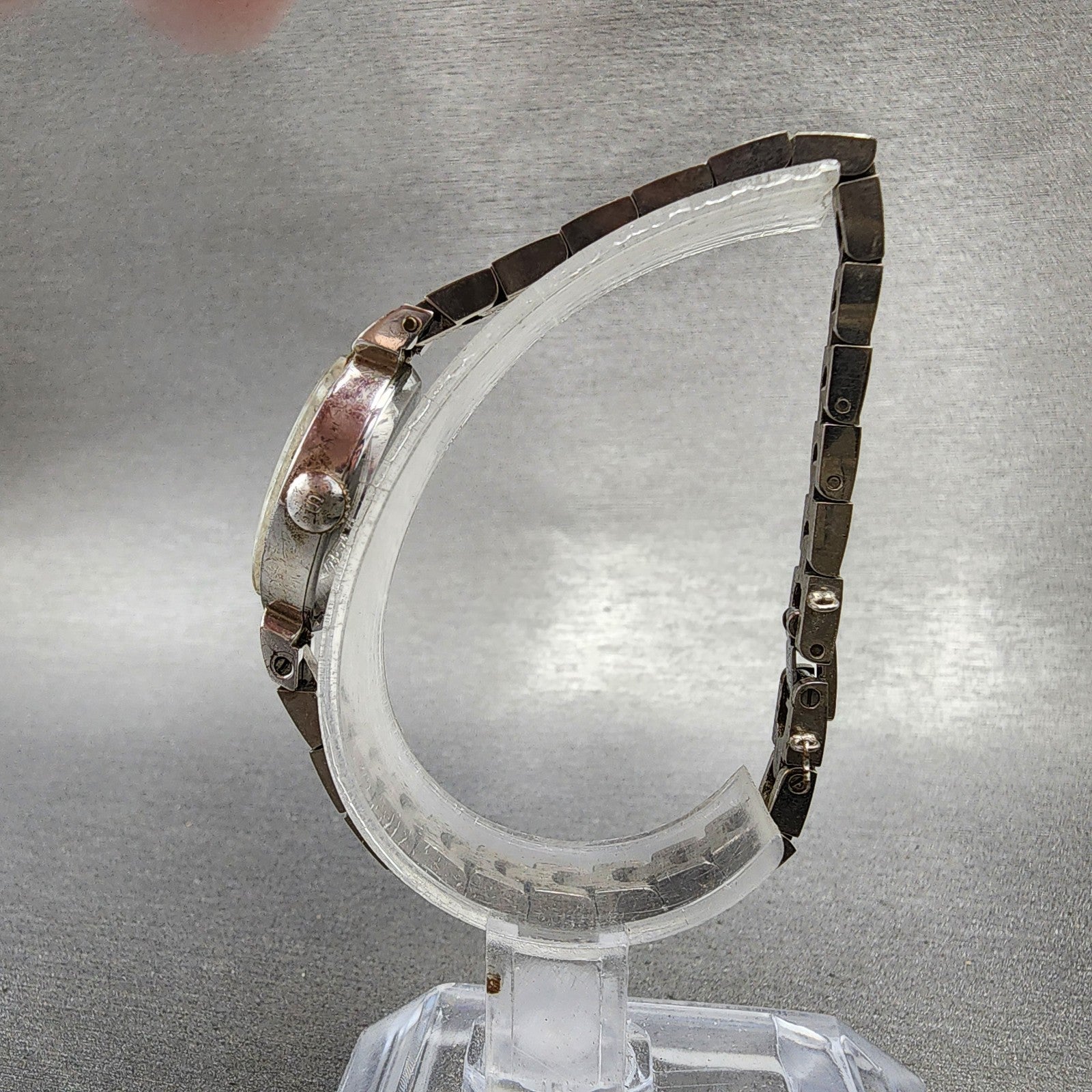 Seiko Solar Watch Women 15mm White Dial White Gold Plated Manual Wind Runs VTG6