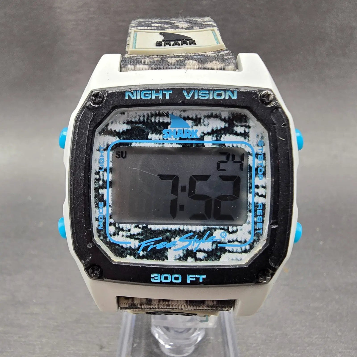 Freestyle Shark Watch Men 38mm Black White Blue Alarm Chronograph New Battery0