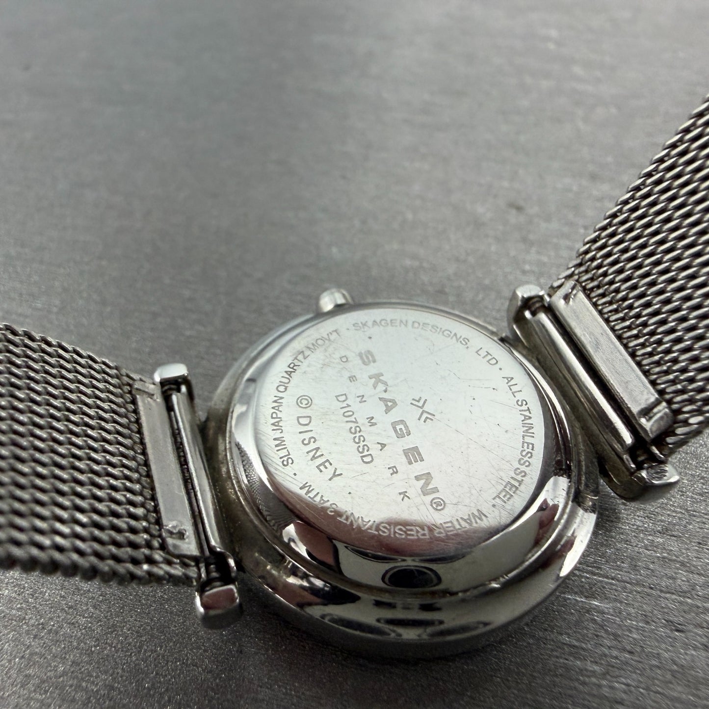 Skagen Mickey Mouse Watch Women 25mm White Dial Silver Tone Round New Battery9
