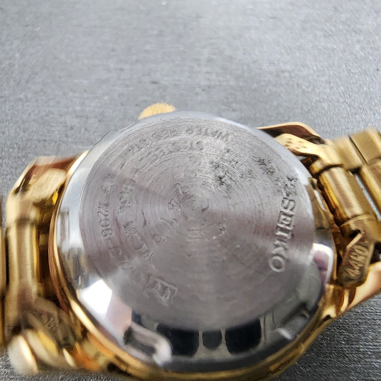 Seiko 5 Watch Women 25mm Black Dial Gold Tone Daydate Round 42060720 Runs9