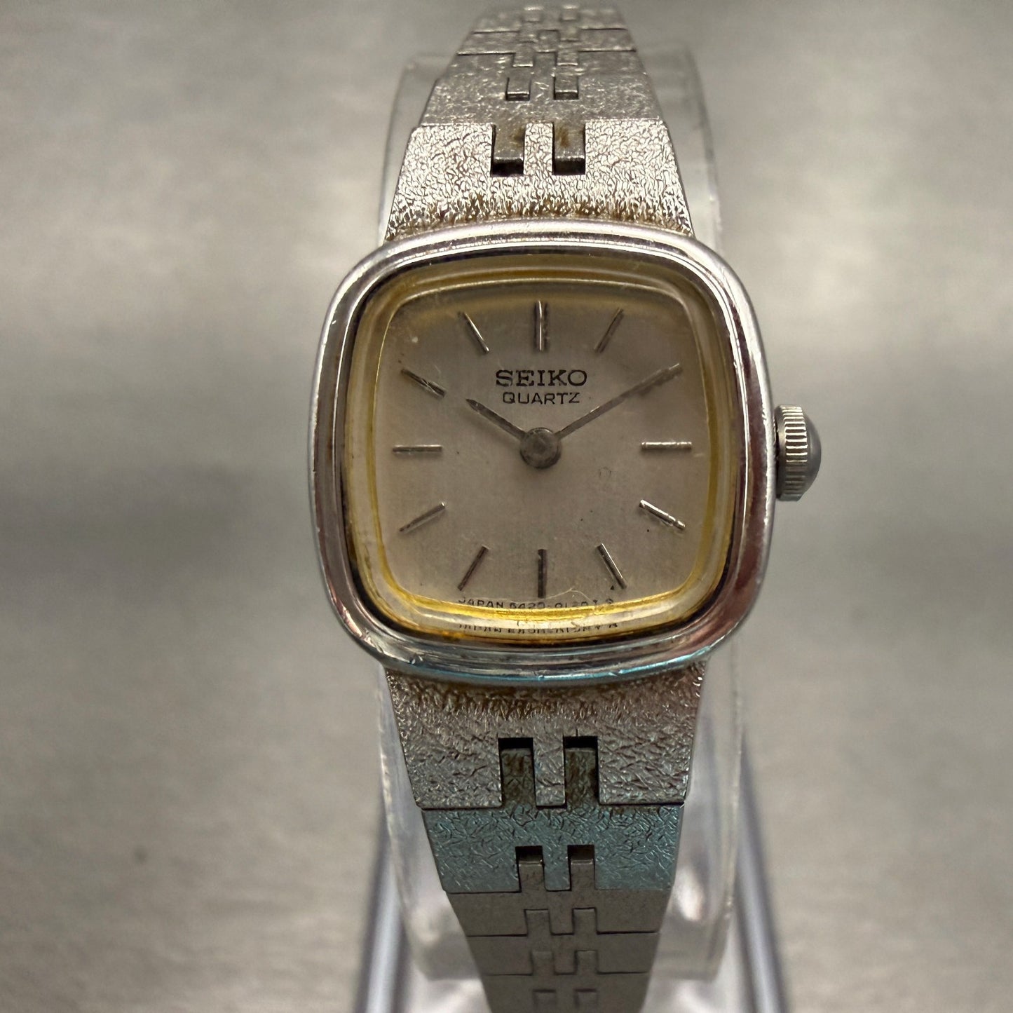 Seiko Watch Women 17mm Silver Dial Silver Tone Rectangle 5420-5079 New Battery0