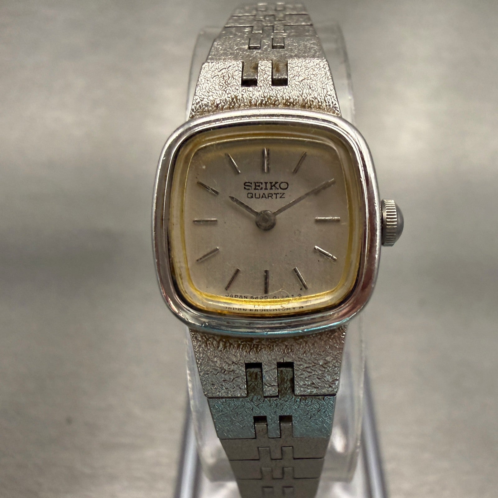 Seiko Watch Women 17mm Silver Dial Silver Tone Rectangle 5420-5079 New Battery0