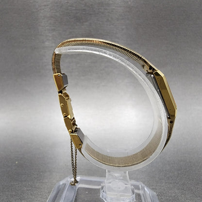 Seiko Tank Watch Women 12mm Gold Dial Gold Tone Rectangle 2E205029 New Battery8