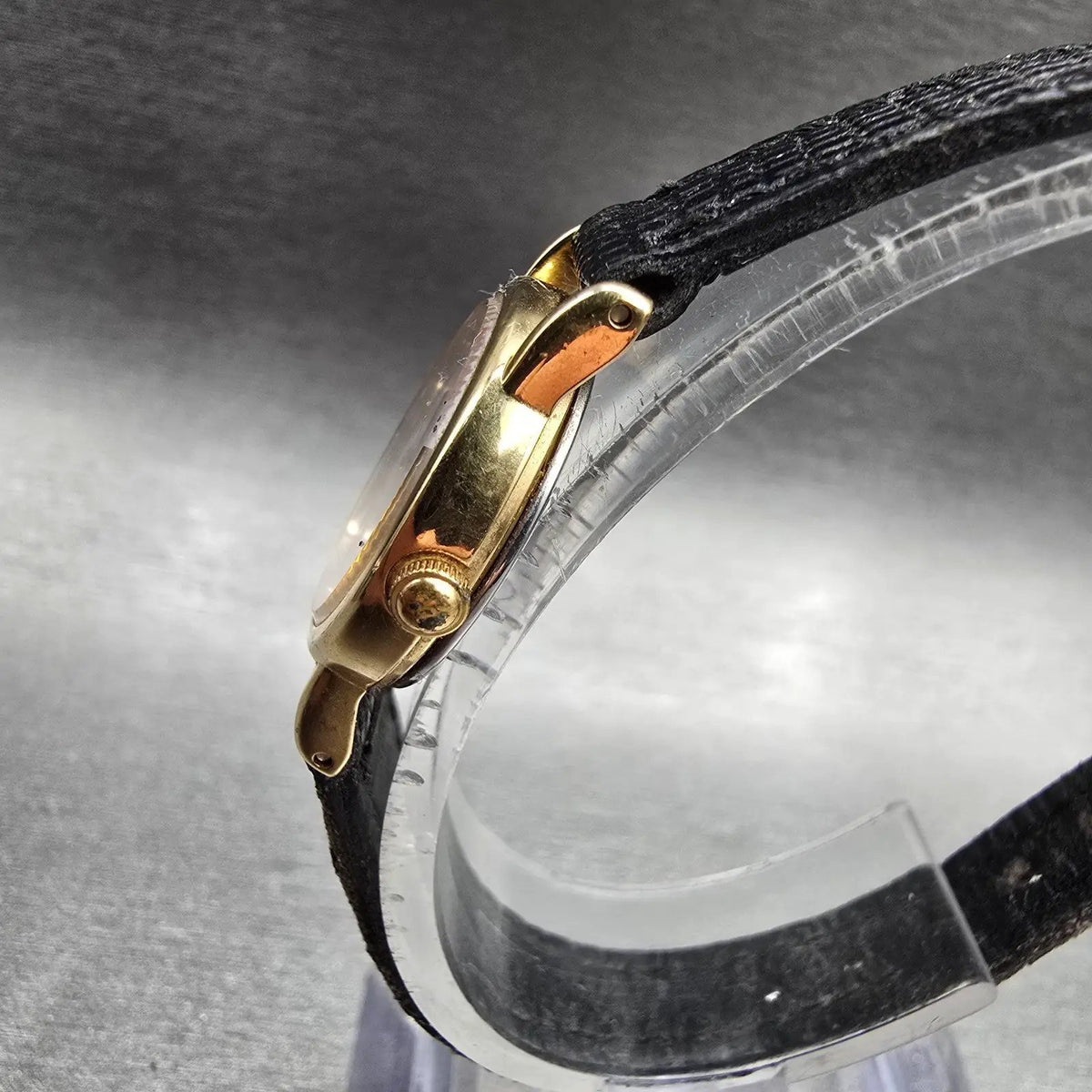 Seiko Watch Women 20mm White Dial Gold Tone Round 2Y00-0A10 New Battery VTG JP232