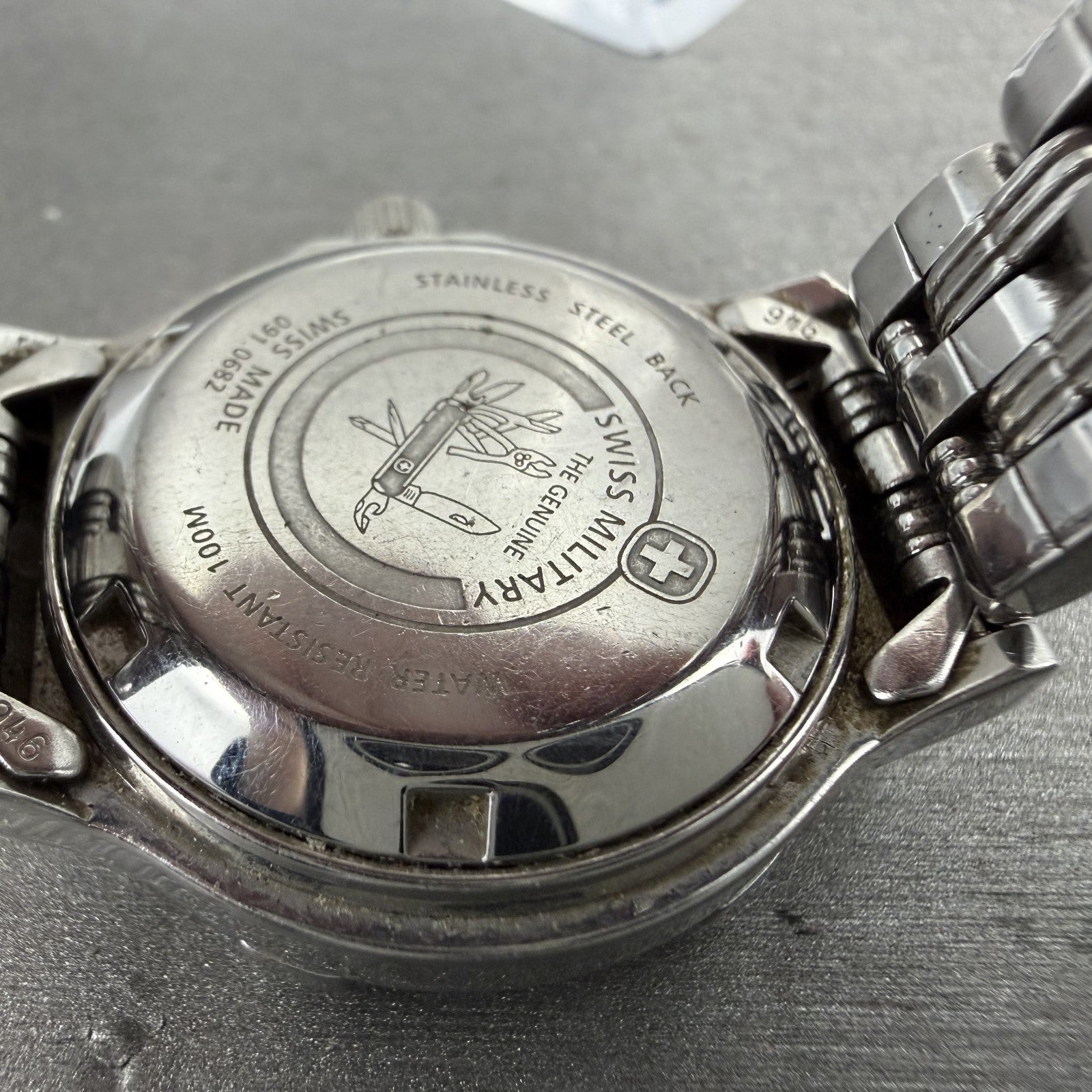 Swiss Military Watch Women 29mm White Dial Two Tone Daydate Round New Battery A19