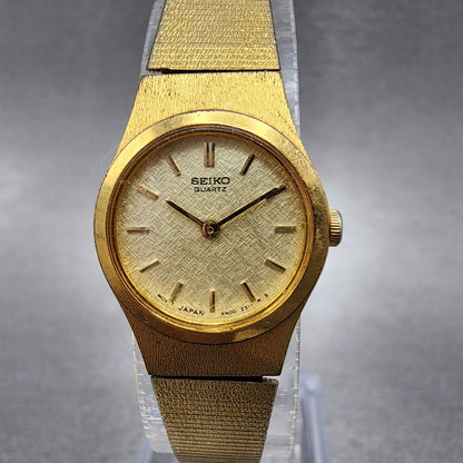 Seiko Watch Women 19mm Champagne Dial Gold Tone 4n00-0661 New Battery